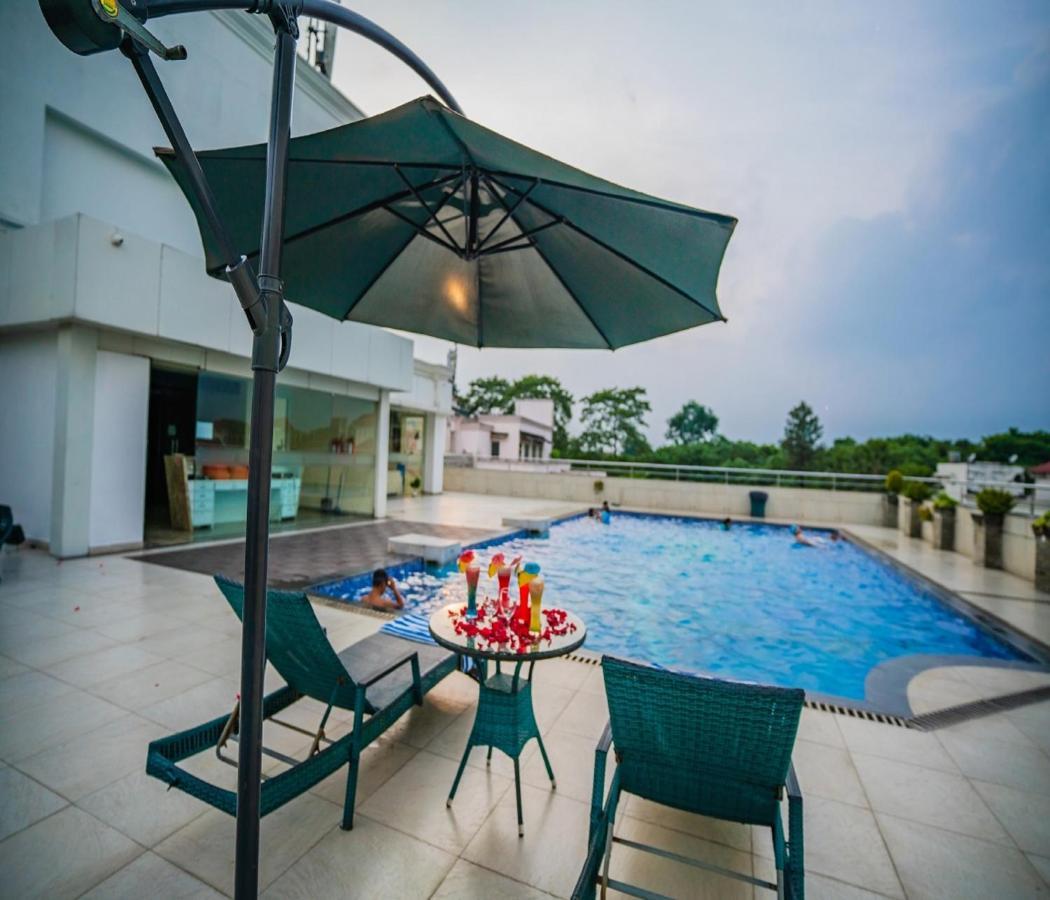 Barsana Hotel & Resort Siliguri Exterior foto